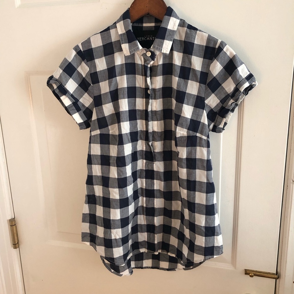Jcrew Mercantile 100% cotton lightweight shortsleeved gingham top.